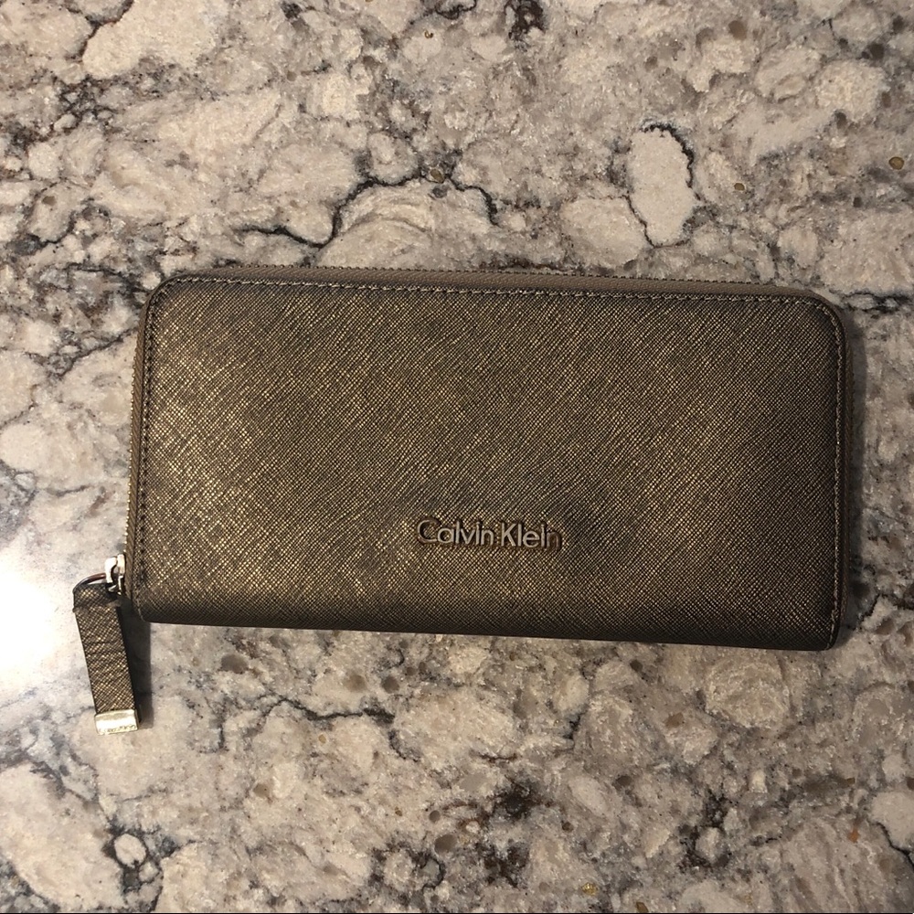 Calvin Klein Saffiano Zip Around Wallet
